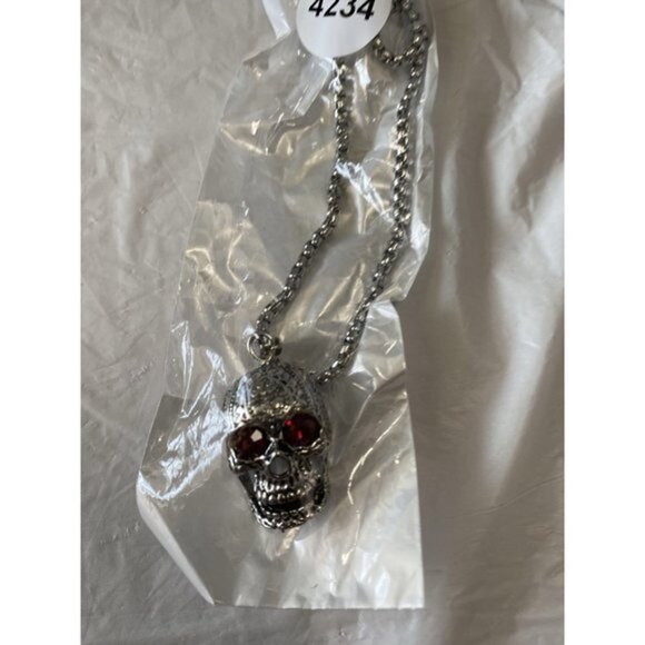 Red Crystal Eye Skull Chain Necklace - Picture 5 of 9